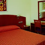 Ξενοδοχείο Hotel Portonovo 2*