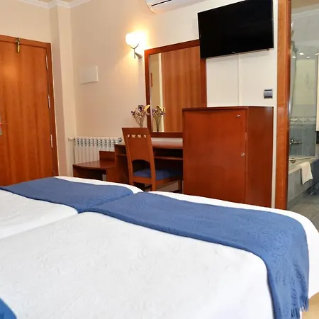 Hotel Portonovo Ξενοδοχείο 2*