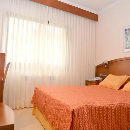 Hotel Portonovo Ξενοδοχείο 2*