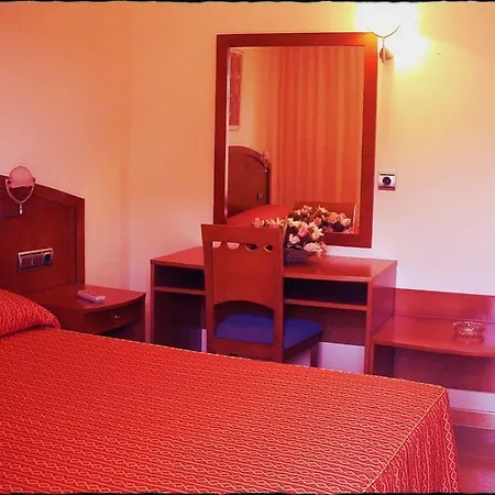 Hotel Portonovo 2*